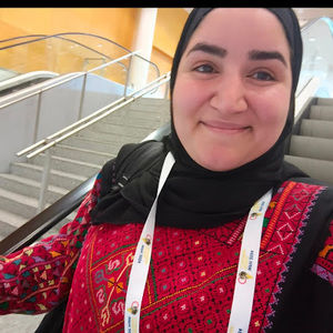 Meet your Posher, Esraa